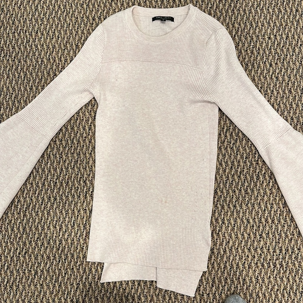 Romeo and Juliet butterfly sleeve sweater - Picture 3 of 8
